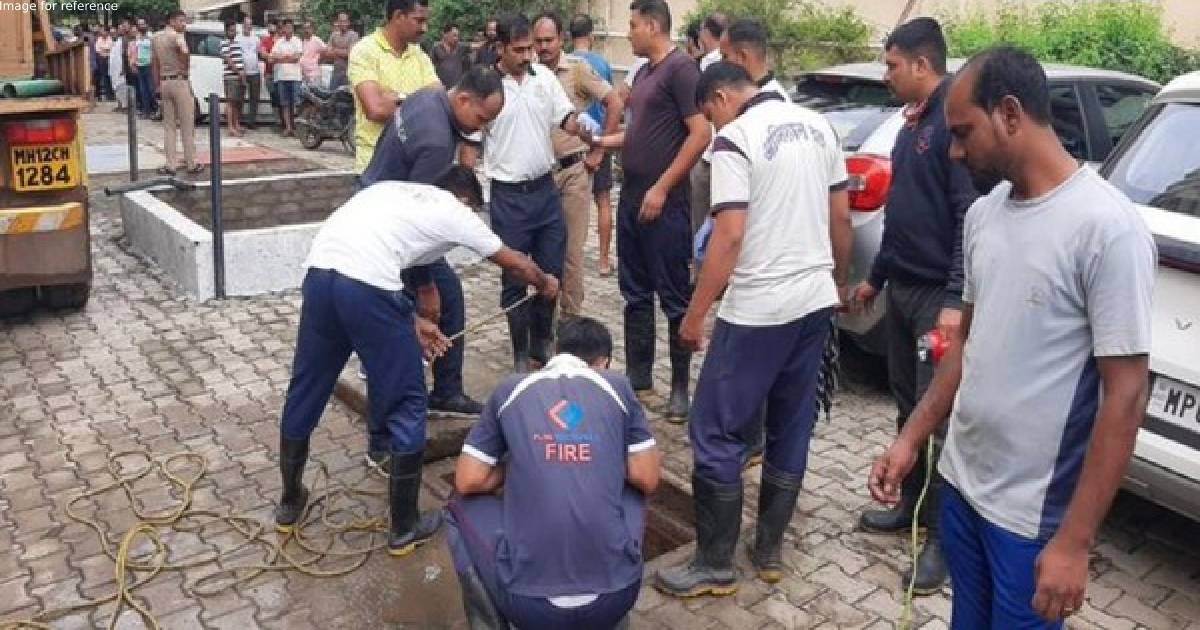 Pune: 2 sanitation workers die cleaning septic tank, 1 missing